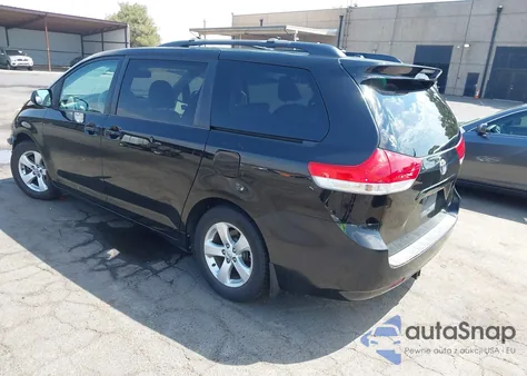 2012 Toyota Sienna Le V6 8 Passenger z USA, uszkodzony, nr VIN 5TDKK3DC6CS190025